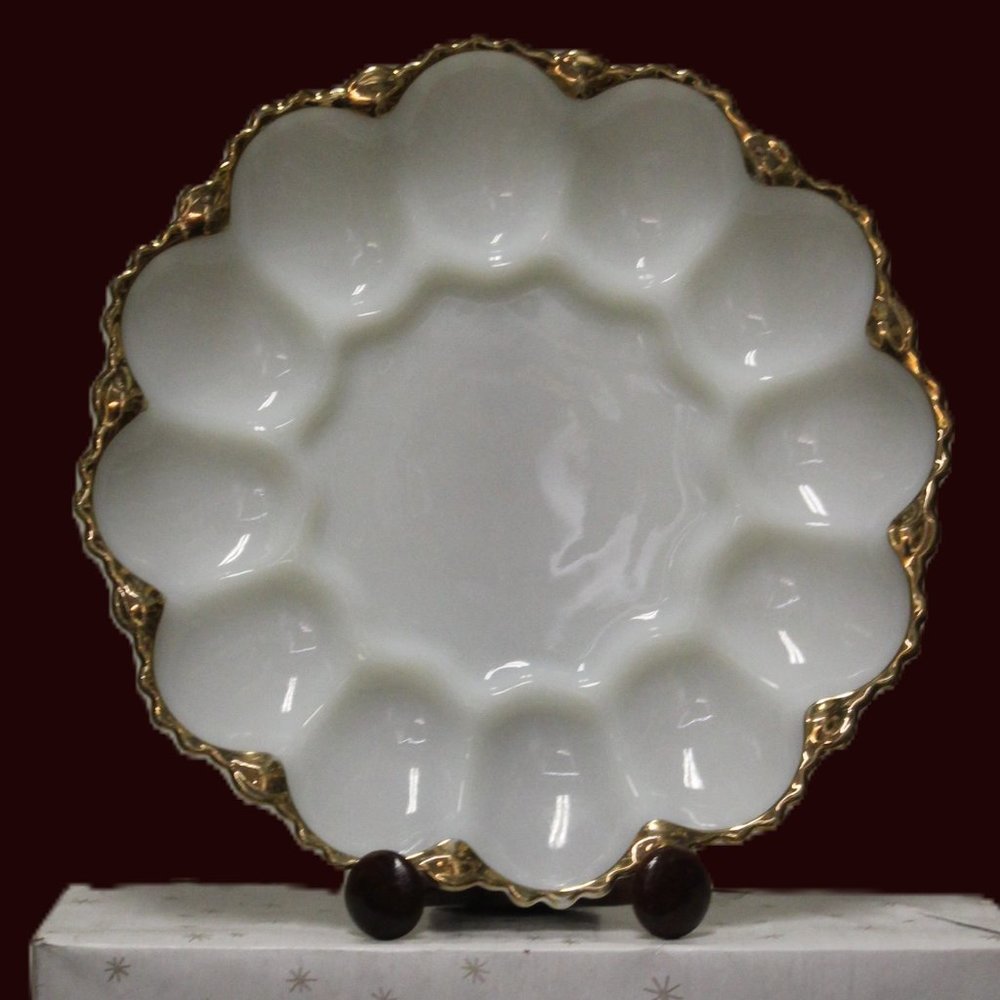 Vintage MCM Anchor Hocking: #898-13 Milk Glass w/ Gold Trim Egg Plate 9 1/2" Dia